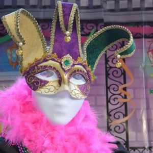 Meet your Posher, Bee